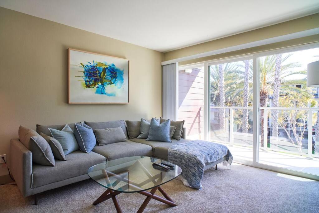 Exclusive In The Heart Of Marina Del Rey Apartment